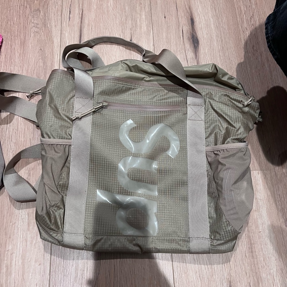 Supreme zip tote